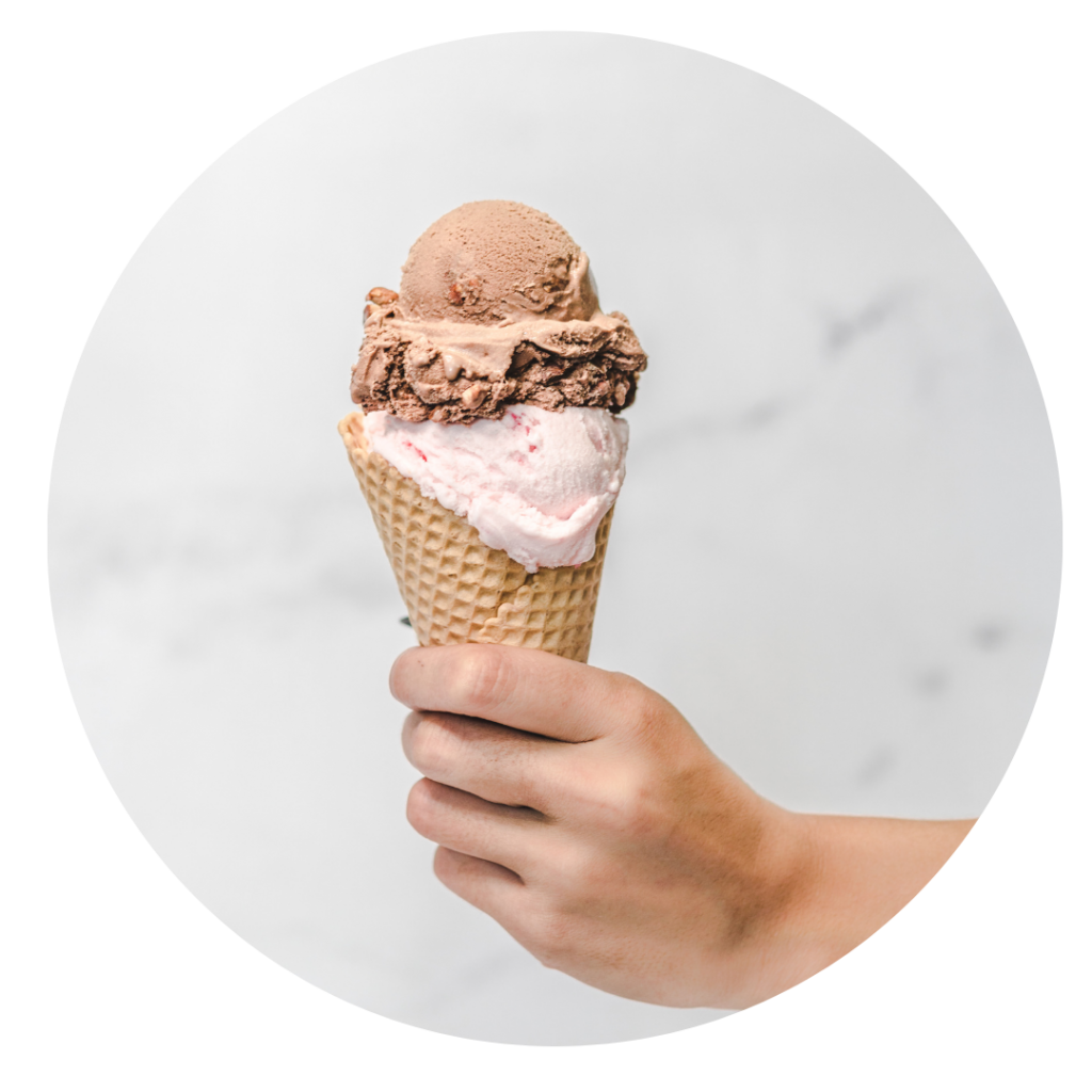 Ansicht einer Eiscreme als Sinnbild für Heißhunger welcher mit Hilfe von Ayurveda Beratungen behandelt werden kann.